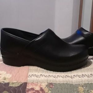 Dansko Cloggs 39 8.5